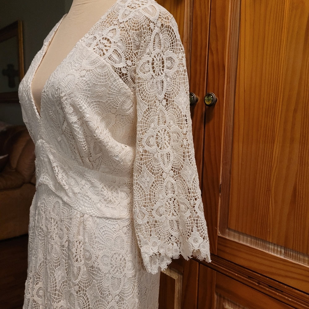 Kite and Butterfly French Lace "Rena" Boho Gown - Size Small - Picture 4 of 16